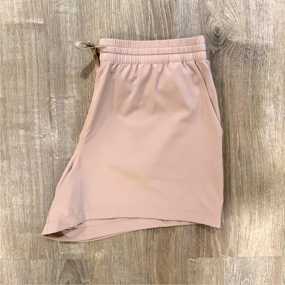 PATAGONIA High Rise Fleetwith Shorts in Color Stingray Mauve Size Large - Picture 4 of 11